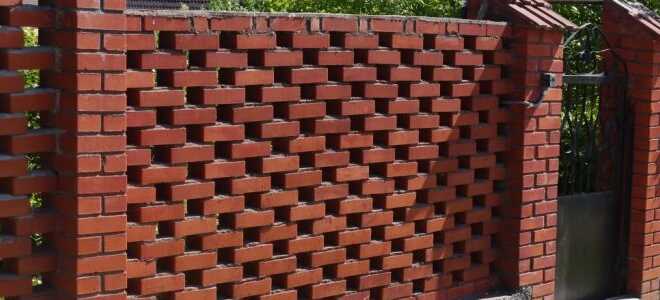 Как рассчитать кирпич на забор?