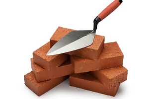 Надежный дом в деревне из кирпича