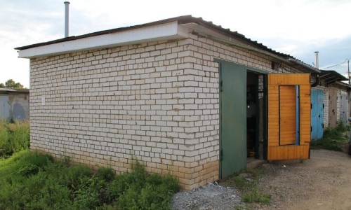 Гараж из кирпича Гараж из кирпича